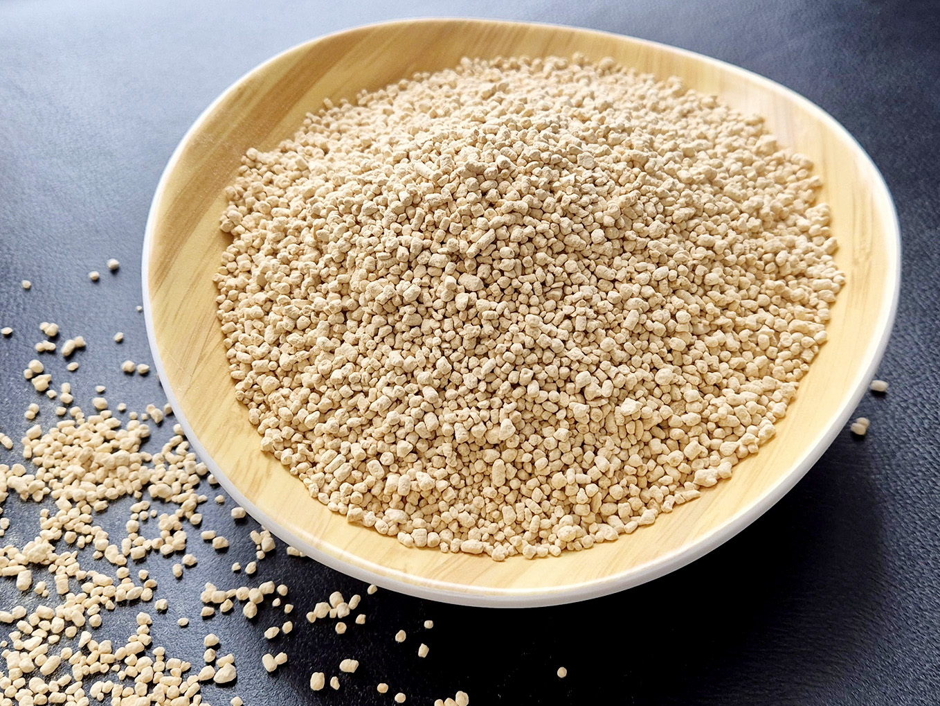 Sternchemie introduces lecithin granules from sunflower and rapeseed that overcome the limitations of traditional soy-based and secondary granulation products - delivering stable quality, improved performance, and greater sourcing reliability. Introducing: SternPur G S from sunflower lecithin granules and SternPur G R from rapeseed lecithin granules from primary production.